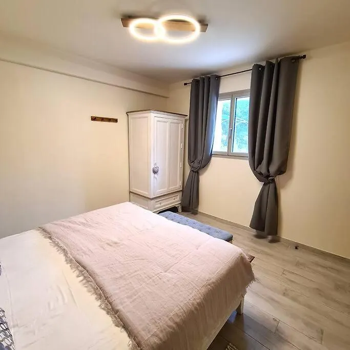 Holiday home Mazet Independant Pour 2 Personnes A St Remy Villa Saint-Remy-de-Provence